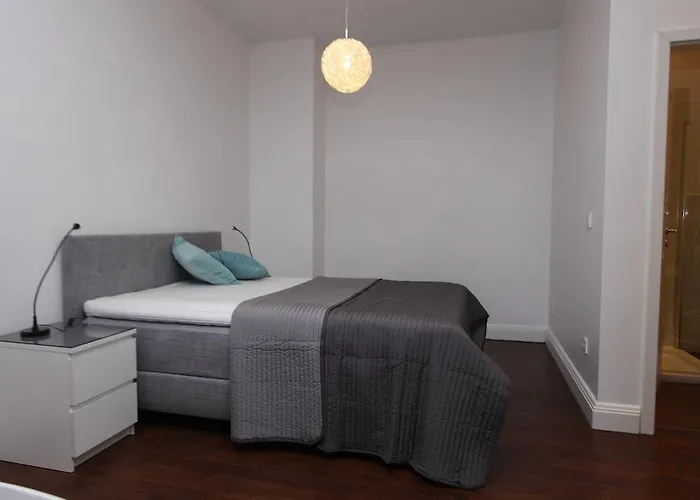 Am Voelkerschlachtdenkmal Leipzig